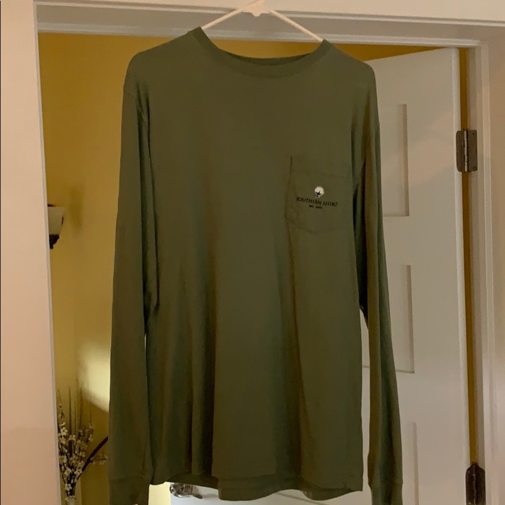 Southern Shirt Company medium long sleeve shirt.